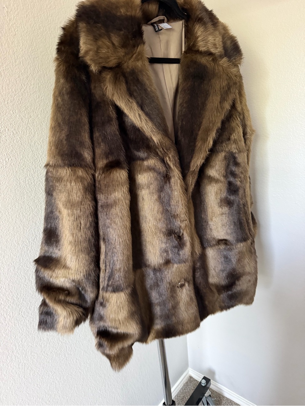 H&M Divided Brown Faux Fur Oversized Coat Jacket Size XL - Picture 2 of 4